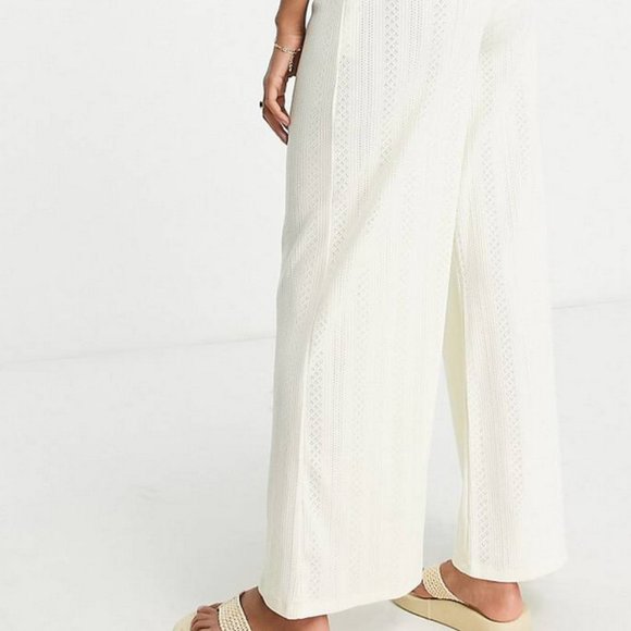 ASOS 70's zip front collared jumpsuit in pointelle Size Small US 4 Flare Beige - Picture 3 of 4